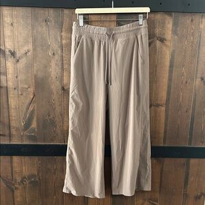 Athleta Avenue Wide Leg Crop Pant 657598 Women’s Size 10
